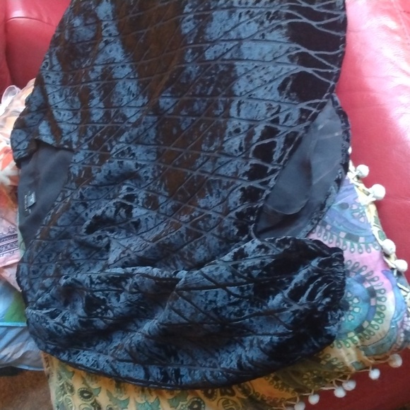 Ann taylor velvet  v neck - Picture 2 of 2